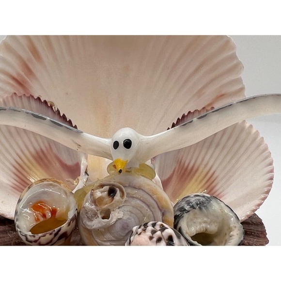 Seashell Figurine w Carved Seagull Vintage Handmade Folk Art 70-80's Cottagecore - Picture 4 of 11